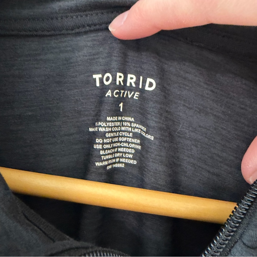 Torrid Super Soft Performance Jersey Half Zip Pullover Black 1X - Picture 4 of 8